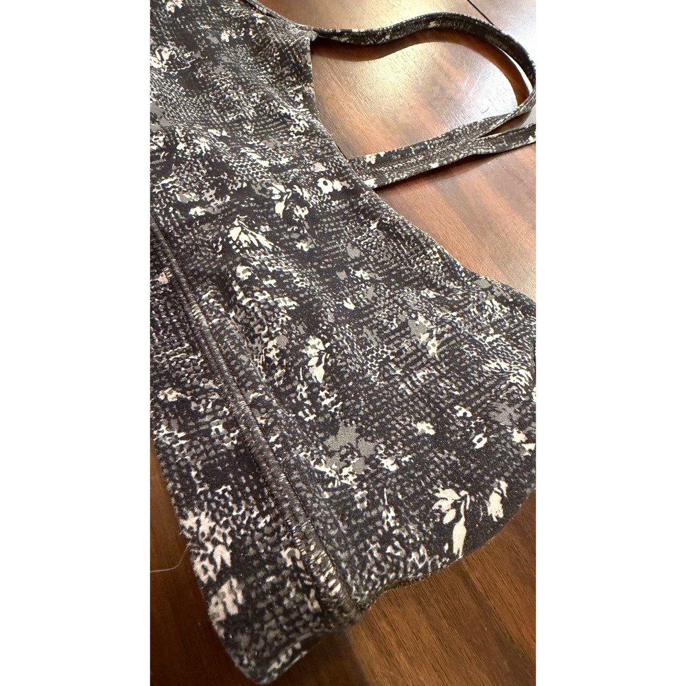 Lululemon Flow Y Bra Light Support Black White Digital Floral Print Size 8 - Picture 13 of 14